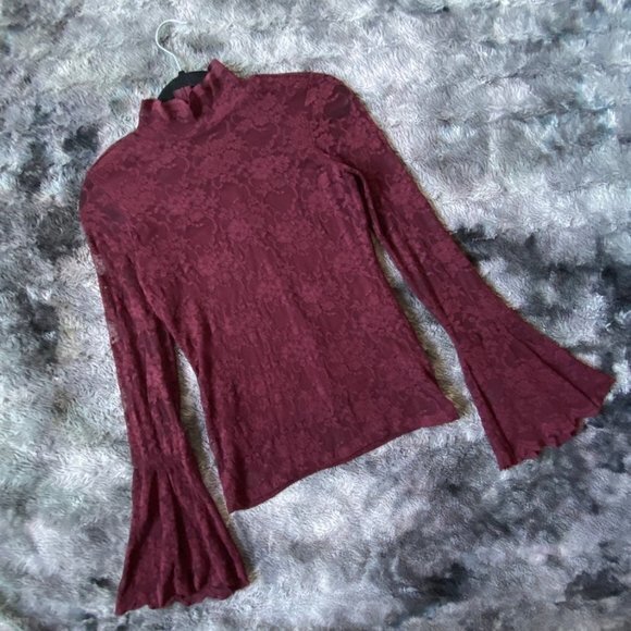 Vince Camuto Tops - Vince Camuto Bell Sleeve Lace Top